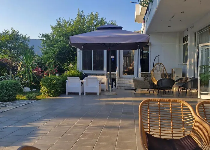 Athina Hotel 2*