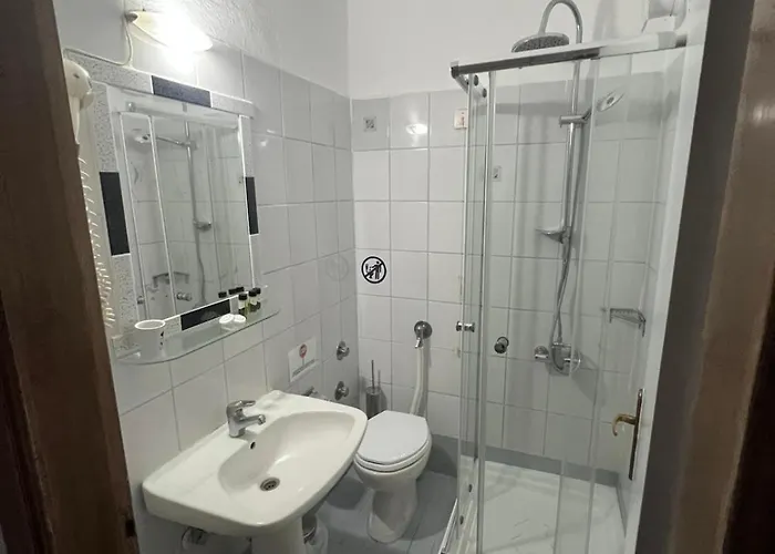 Hotel Athina 2*