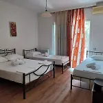 מלון Athina אספרובלטה